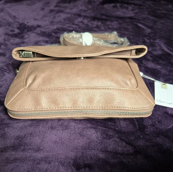 Moda Luxe Easy Foldover Crossbody - Picture 14 of 15